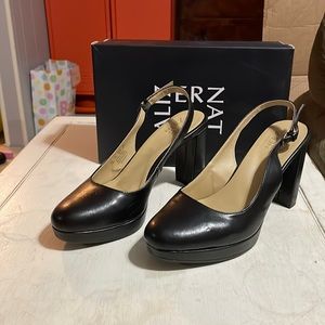 Naturalizer black sling back pumps size 8.5